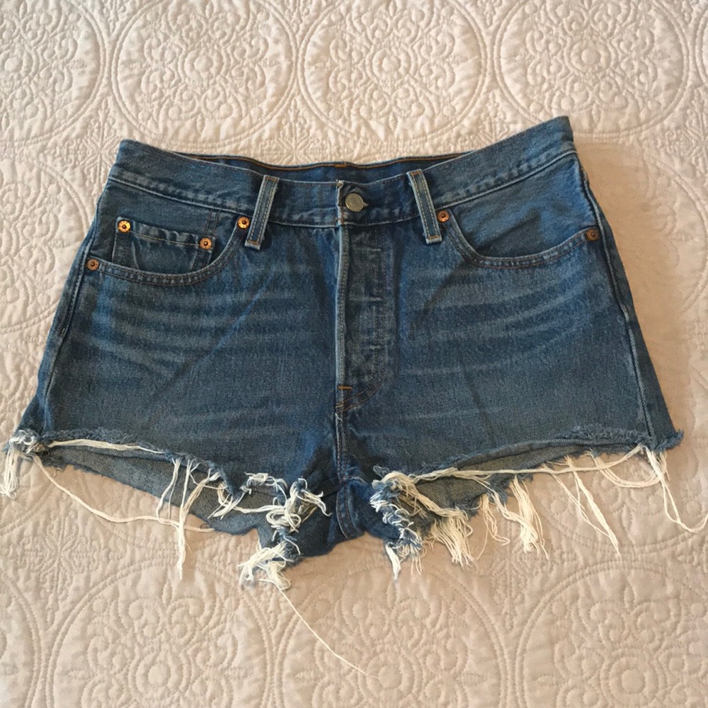 Levi’s 501 Cut Off Shorts